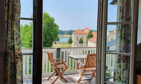 LoggiaHaus am Schloss, 5 Ferienwohnungen, teils mit Schloss- und Seeblick Apartment in Rheinsberg