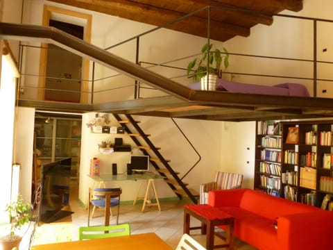 Library, Living room