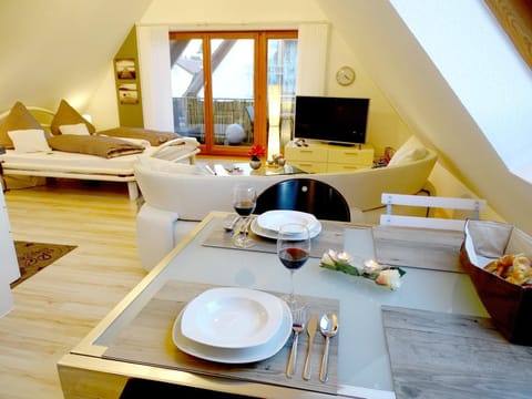 Living room, Dining area