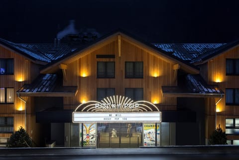 Facade/entrance, Night, Winter, Autumn