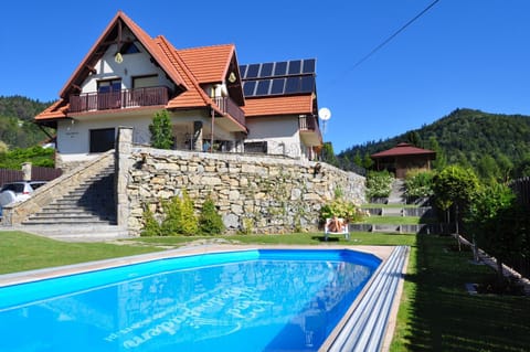 Property building, Restaurant/places to eat, Natural landscape, Garden, Pool view, Swimming pool