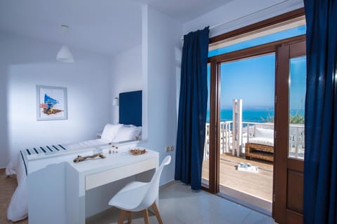 Balcony/Terrace, Living room, Seating area, Bedroom, Sea view