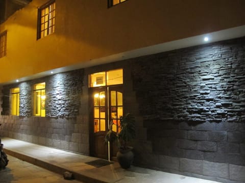 Facade/entrance