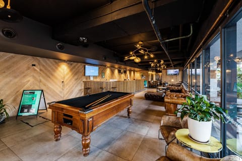 Billiard, Lobby or reception, acessibility