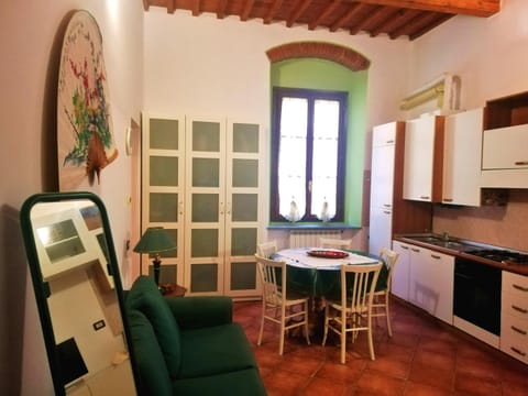 Living room, Seating area, Communal kitchen, Lunch, Dinner