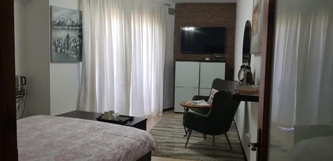 Bed, TV and multimedia, Bedroom, hair dresser