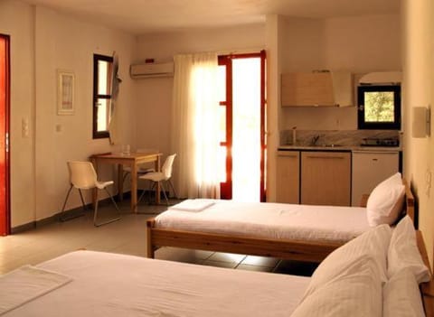 Kyfanta, studios & apartments in Kyparissi Apartment in Islands