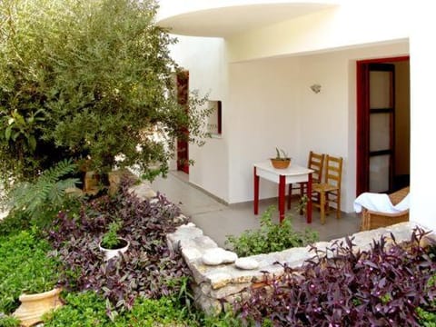 Kyfanta, studios & apartments in Kyparissi Apartment in Islands