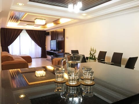 Living room, Seating area, Dining area