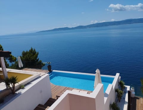 Day, Natural landscape, Pool view, Sea view, Swimming pool, sunbed