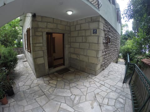 Patio, Facade/entrance