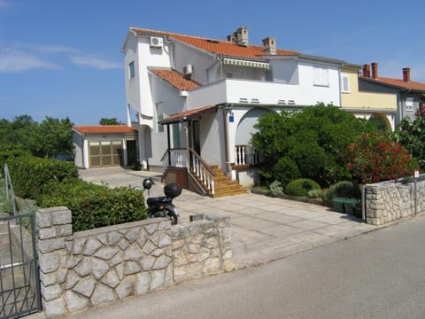 Patio, Facade/entrance, Garden