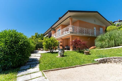 Casa Belvedere House in Lake Garda