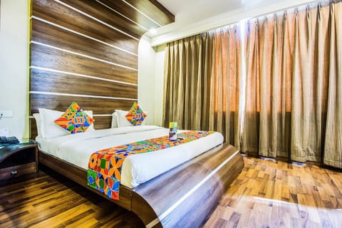Property building, Photo of the whole room, Bedroom