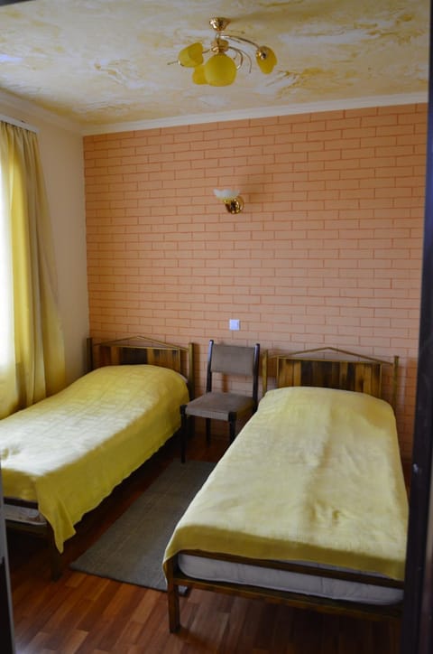Photo of the whole room, Decorative detail