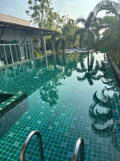 Pool view, Swimming pool