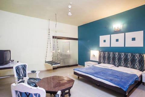 TV and multimedia, Photo of the whole room, Bedroom