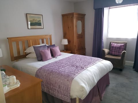 Bed, Coffee/tea facilities, Photo of the whole room, Seating area, Bedroom, wardrobe