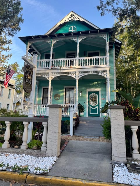 Peace & Plenty Inn Bed and Breakfast Downtown St Augustine-Adults Only Bed and Breakfast in Saint Augustine