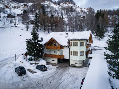 Property building, Bird's eye view, Winter, Mountain view