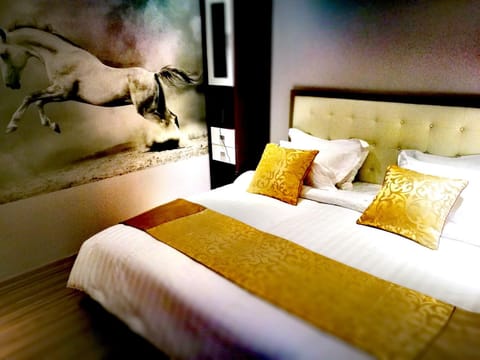 Bedroom, bunk bed