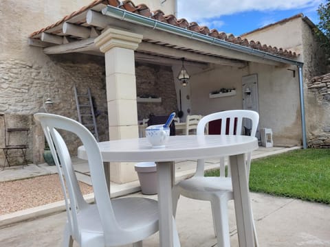 Grange Voutée avec jardin House in Forcalquier