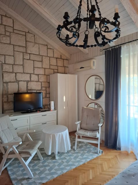 Apartment Lila garden Apartment in Bol