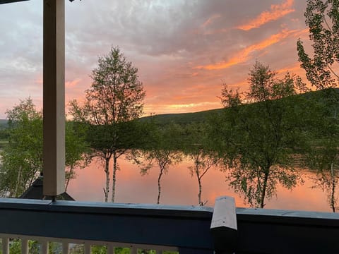 Natural landscape, View (from property/room), Balcony/Terrace, River view, Sunset