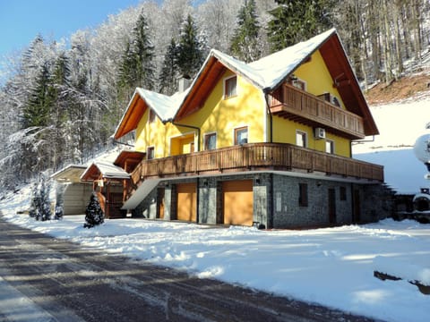 Property building, Winter, On site
