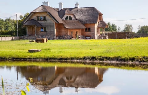 Property building, Garden, Area and facilities