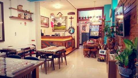 Communal lounge/ TV room