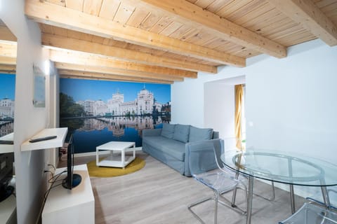 Living room, Lounge or bar