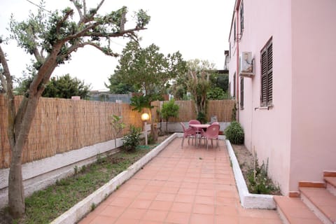 Casa Vacanze Bouganville Apartment in Calasetta