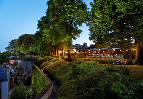 Restaurant/places to eat, Garden, Balcony/Terrace, Garden view