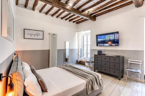 TV and multimedia, Photo of the whole room, Bedroom
