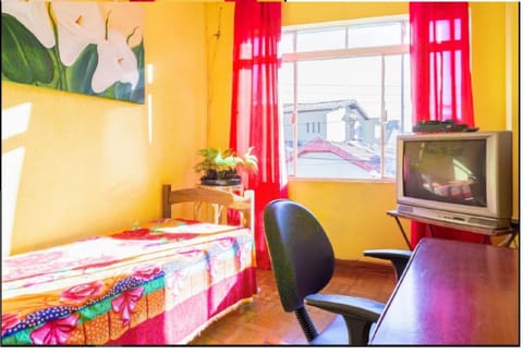 Bed, TV and multimedia, Photo of the whole room