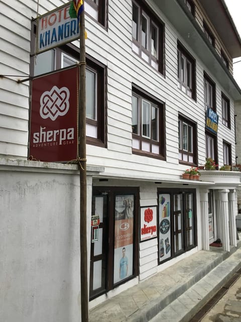 Facade/entrance, Area and facilities
