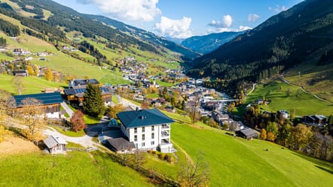 Property building, Neighbourhood, Natural landscape, Bird's eye view, City view, Mountain view, Location