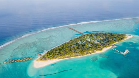 Property building, Natural landscape, Bird's eye view, Beach, Sea view