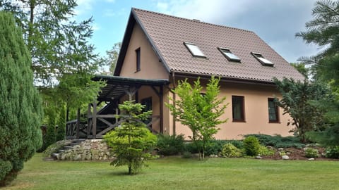 Patio, Off site, Day, Neighbourhood, Natural landscape, Summer, Garden, Balcony/Terrace