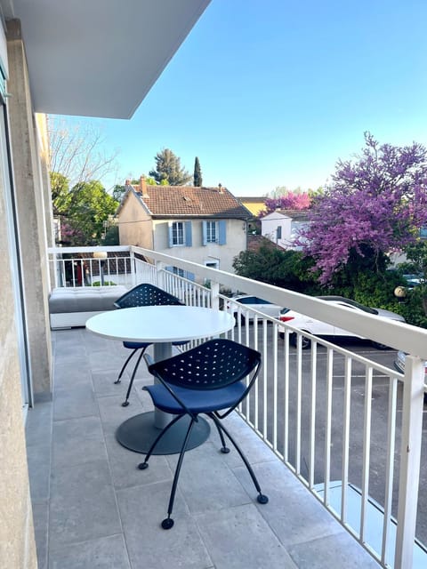 Spring, Balcony/Terrace, Dining area