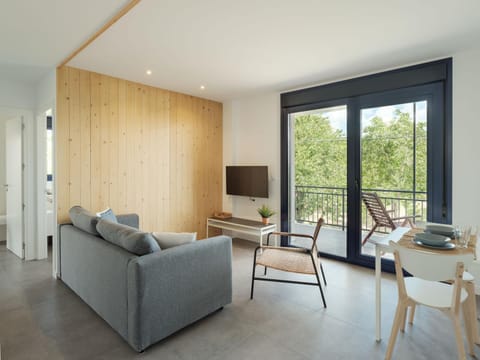 TV and multimedia, Balcony/Terrace, Living room, Seating area, Dining area