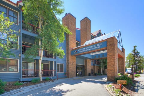 River Mountain Lodge, A Vail Resorts Property Nature lodge in Breckenridge