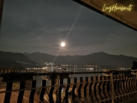 View (from property/room), City view, Garden view, Lake view, Landmark view, Mountain view, Pool view, River view, Street view, Quiet street view