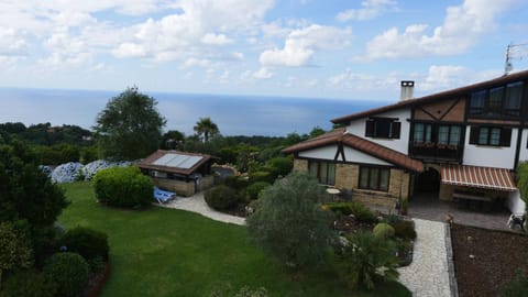 Facade/entrance, BBQ facilities, Lobby or reception, Sea view