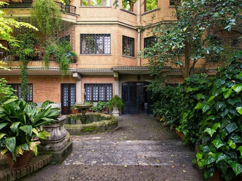 Facade/entrance, Garden view