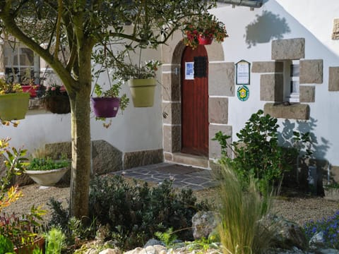 Les Roses Bed and Breakfast in Santec