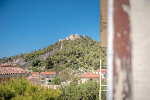 Nearby landmark, Day, Natural landscape, Mountain view