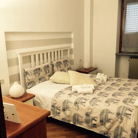 Bed, Decorative detail, Bedroom