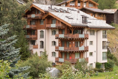 Property building, Day, Natural landscape, Summer